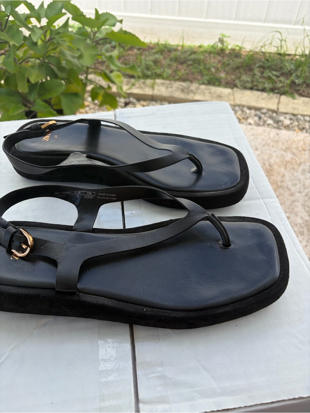 Zara Black Square-Toe Thong Sandals with Gold Buckle
